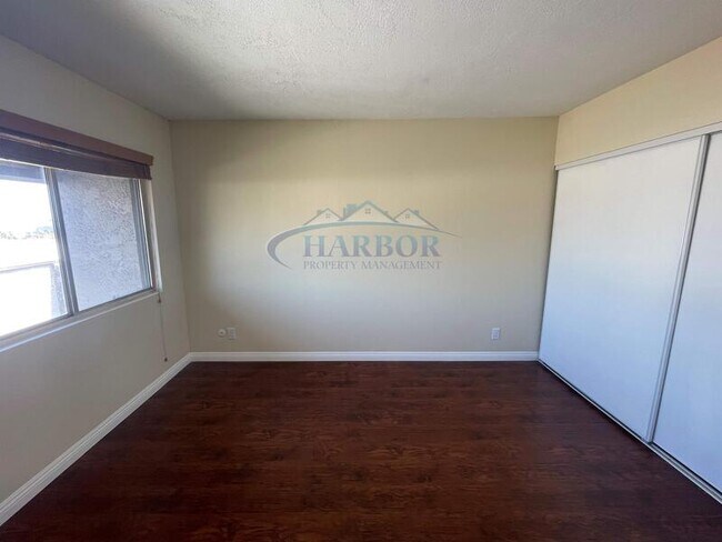 Building Photo - 356 Miraleste Dr