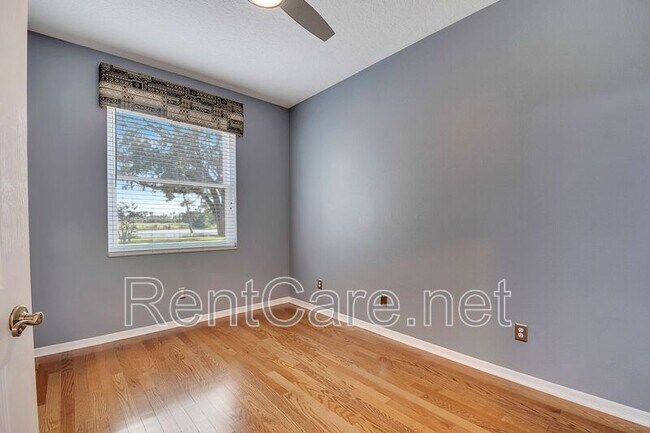 Building Photo - 219 Isle of Sky Cir