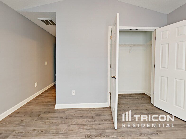 Building Photo - 3633 Crowders View Dr