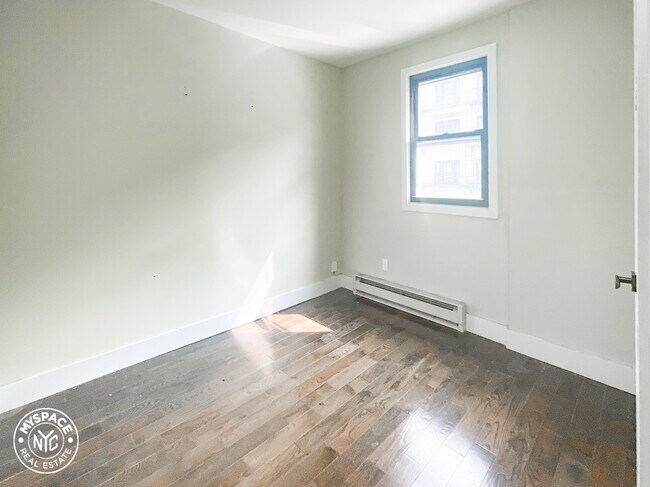 Building Photo - 199 Freeman St