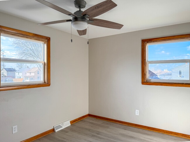 Building Photo - 1612 Maine