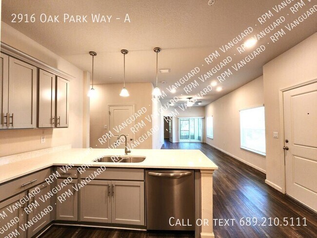 Building Photo - 2916 Oak Park Way