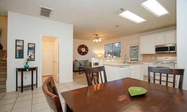 Building Photo - 191 N Burberry Park Cir