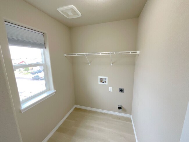 Building Photo - 4 Bedroom Home Available Near Galley Rd & Babcock Rd!