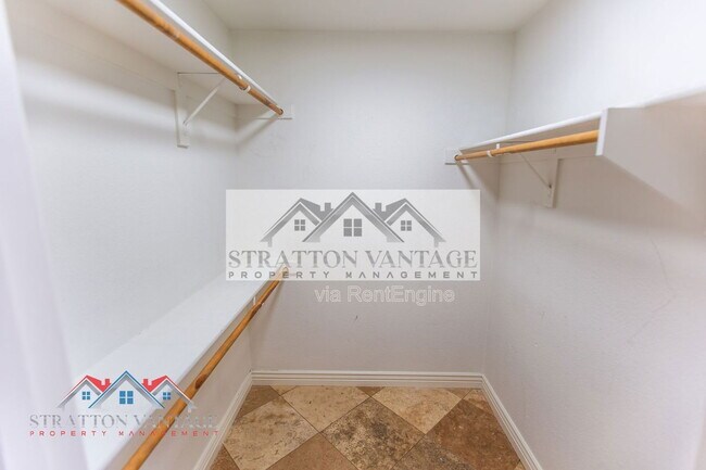 Building Photo - 7420 W Los Gatos Dr