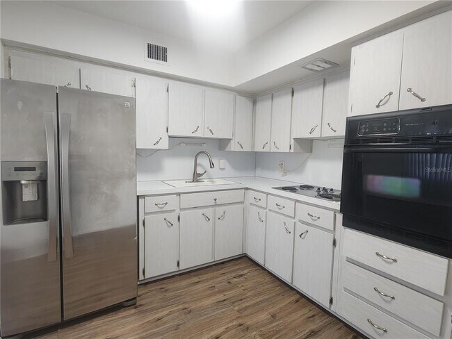 Building Photo - 2464 Australia Way E