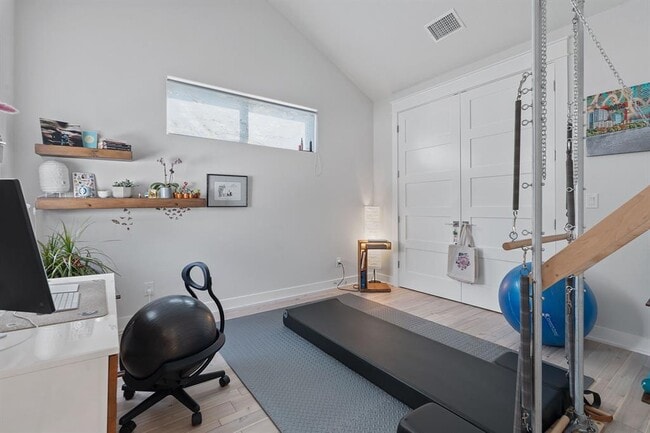 Building Photo - 2711 Willow St