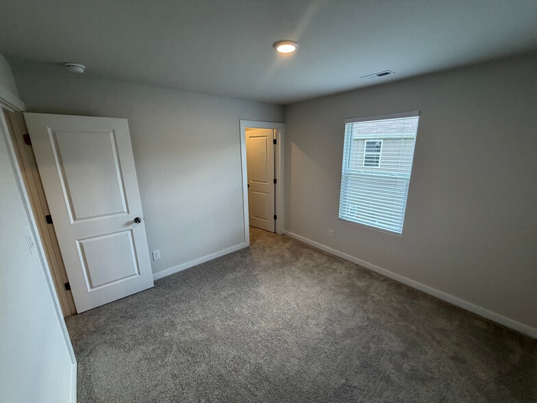 Building Photo - Room in Single Family Home on Switchgrass Ct