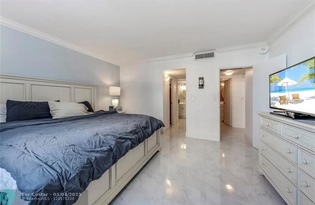 Building Photo - 4250 Galt Ocean Dr