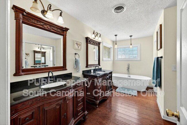 Building Photo - 8591 Cislo Ct