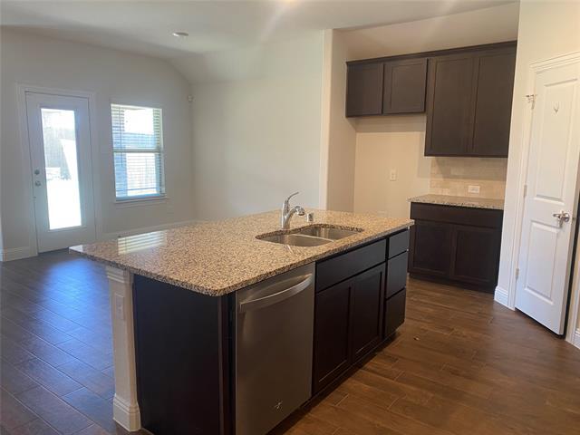 Building Photo - 4005 Waterford Dr