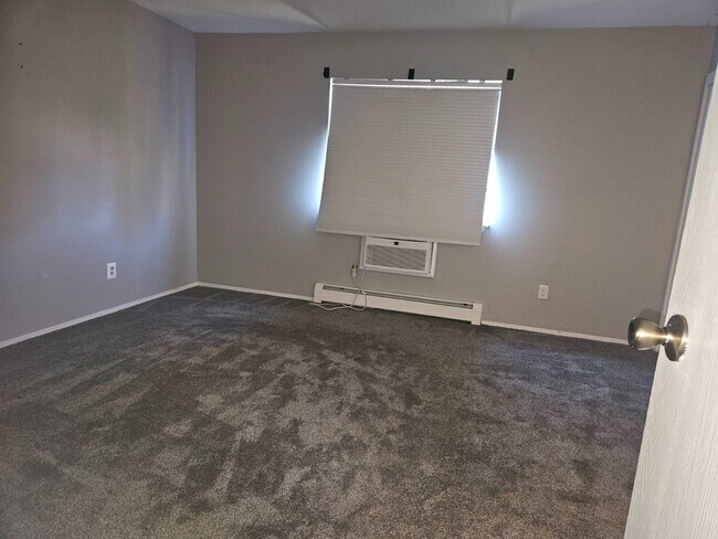 Building Photo - 50 Donna Ct