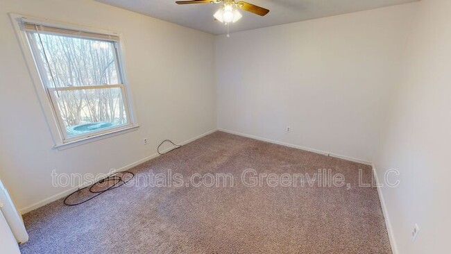 Building Photo - 803 Davenport Rd