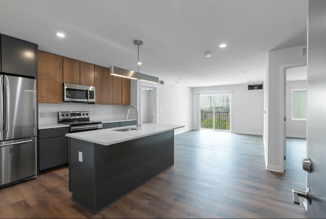 Building Photo - Graduate Pointe