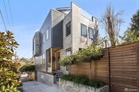 Building Photo - 209 Grattan St