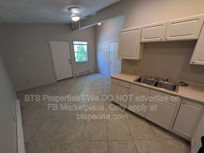 Building Photo - 5917 W Plank Rd