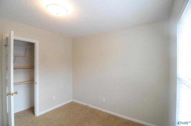 Building Photo - 104 Postwood Ct