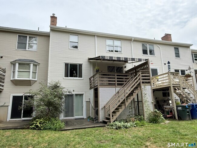 Building Photo - 4 Castle Meadow Dr