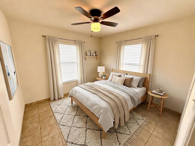 Building Photo - 520 Prado St