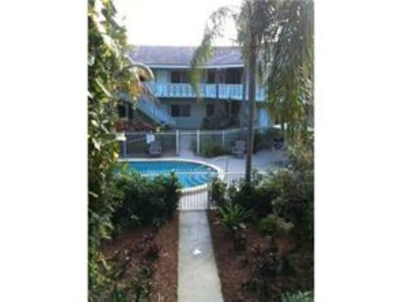 Building Photo - 1423 Holly Heights Dr