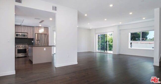 Building Photo - 849 N Alta Vista Blvd