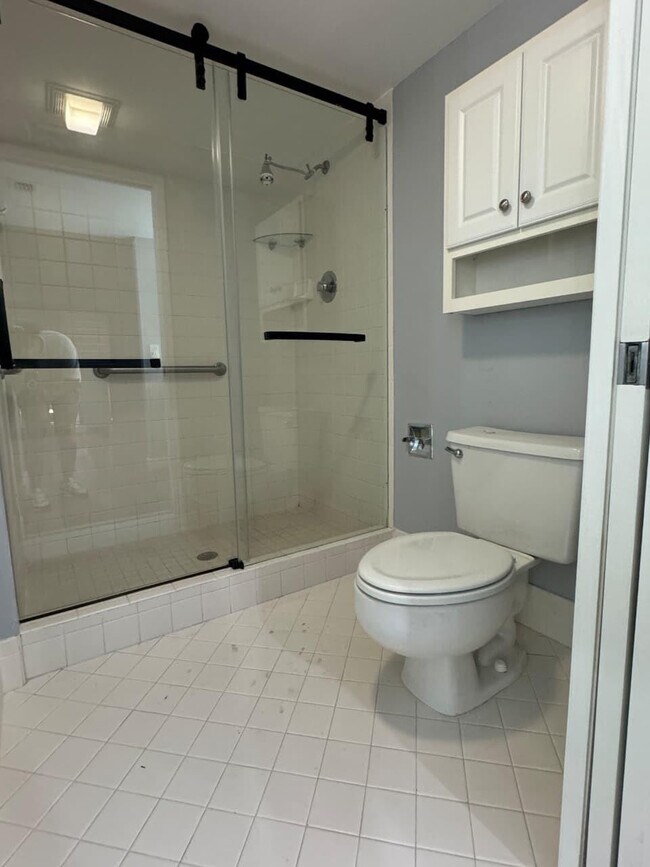 Building Photo - 1500 SW 131st Way