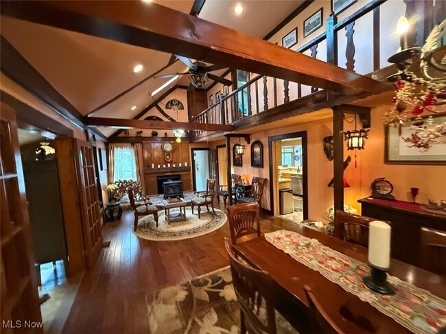 Building Photo - 8298 Valley Dr