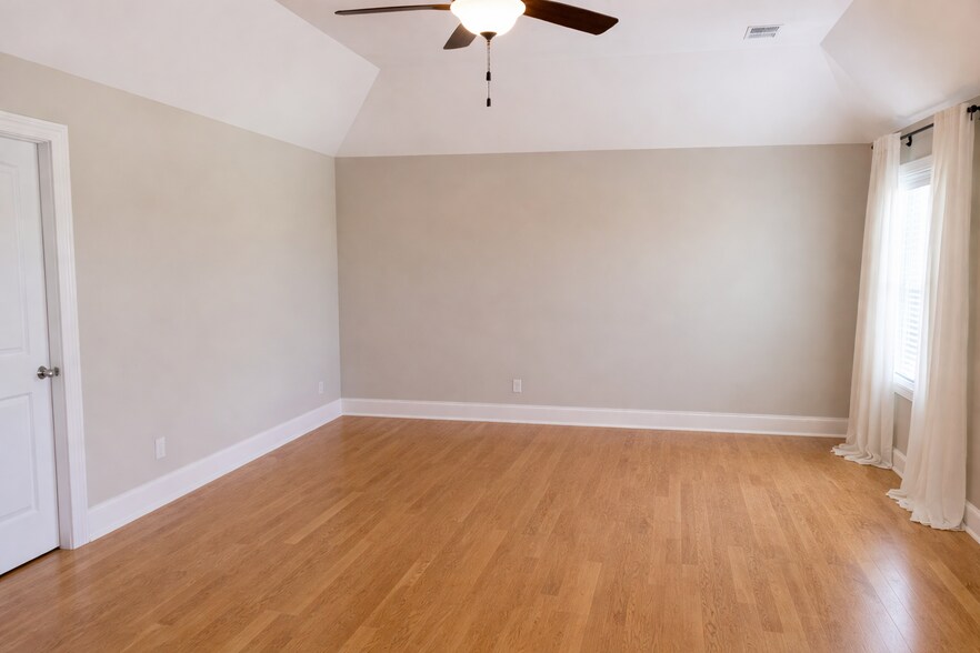 Building Photo - 2198 Balclutha Ln