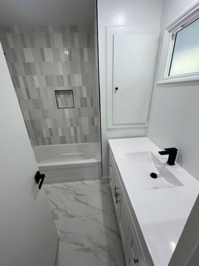 Building Photo - Ball Road Anaheim