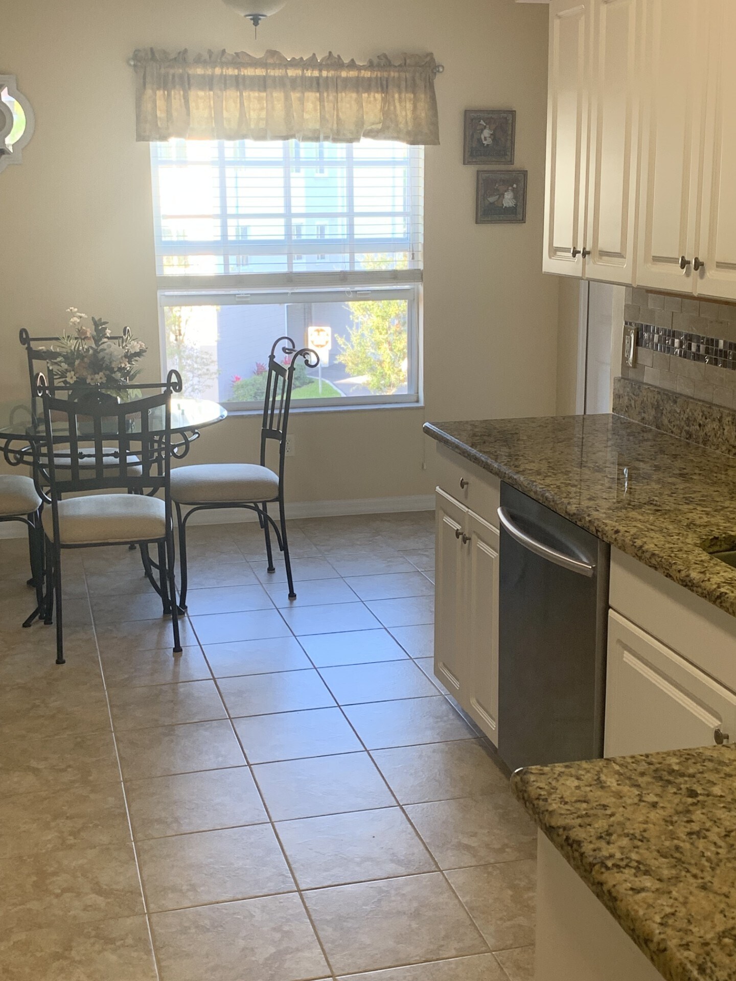 Building Photo - 26630 Rosewood Pointe Dr