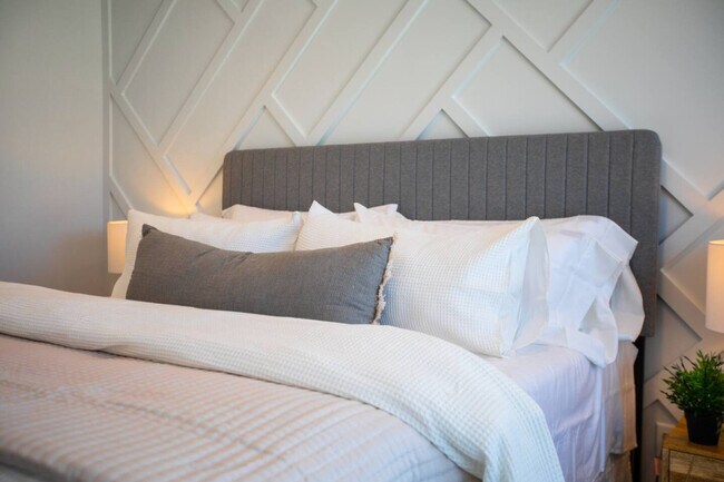 Building Photo - 642 E 460 S