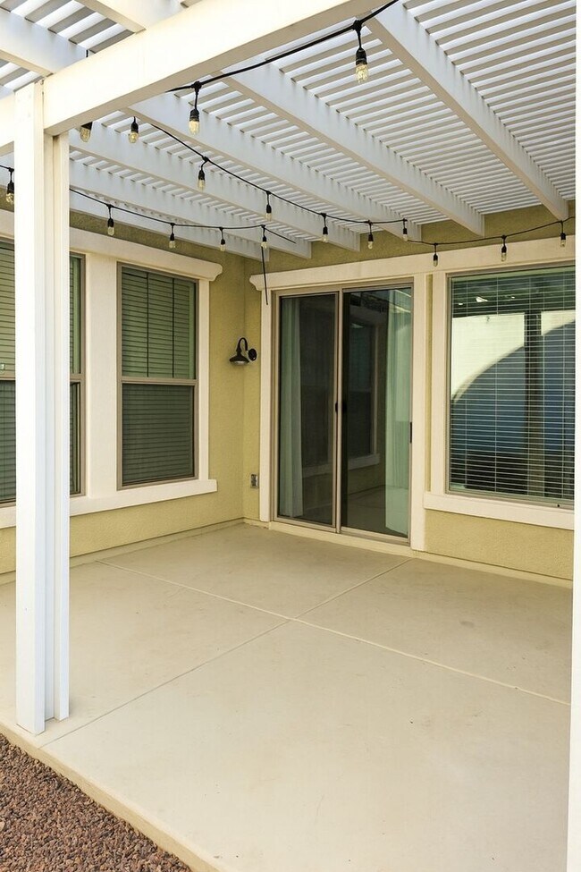 Building Photo - Charming 3BR House in Buckeye