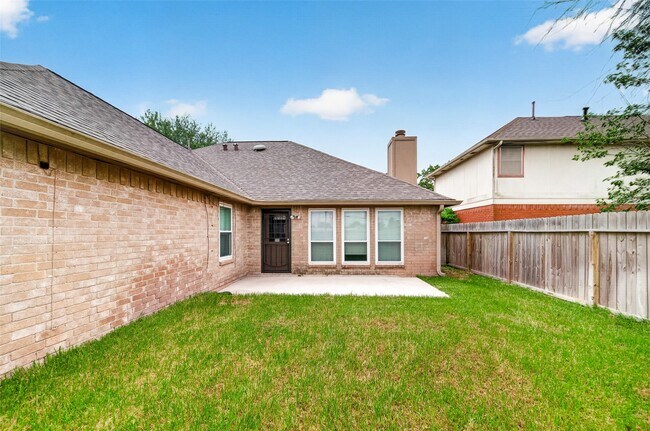 Building Photo - 7403 Oak Walk Dr