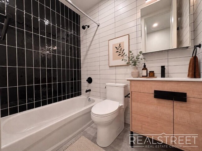 Building Photo - Modern Luxury Apartment Near Wingate Park