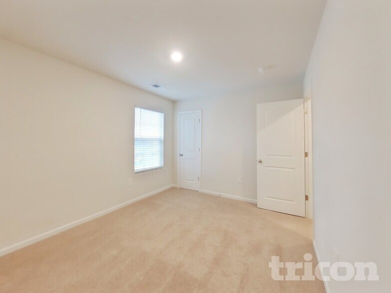 Building Photo - 727 Hawley St