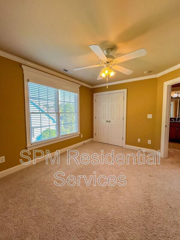 Building Photo - 726 Wine Cellar Cir