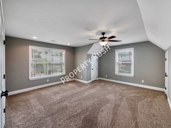 Building Photo - 7962 Burgundy Cir