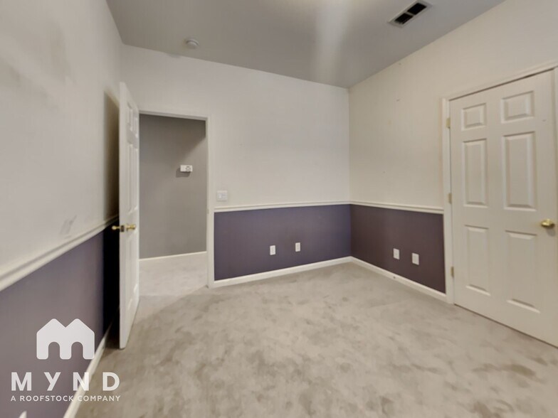 Building Photo - 5945 Caddington Way