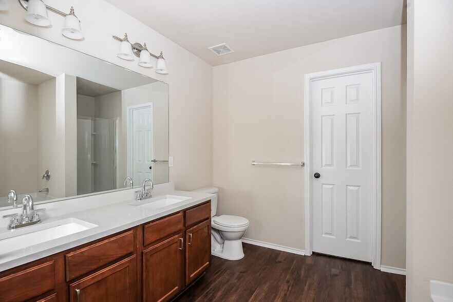 Building Photo - 309 Coneflower Dr