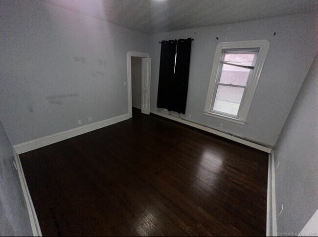 Building Photo - 141 Ashley St