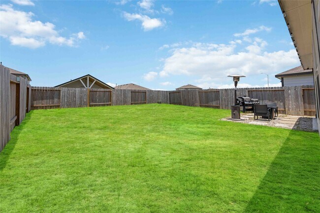 Building Photo - 10527 Meadow Saffron Dr