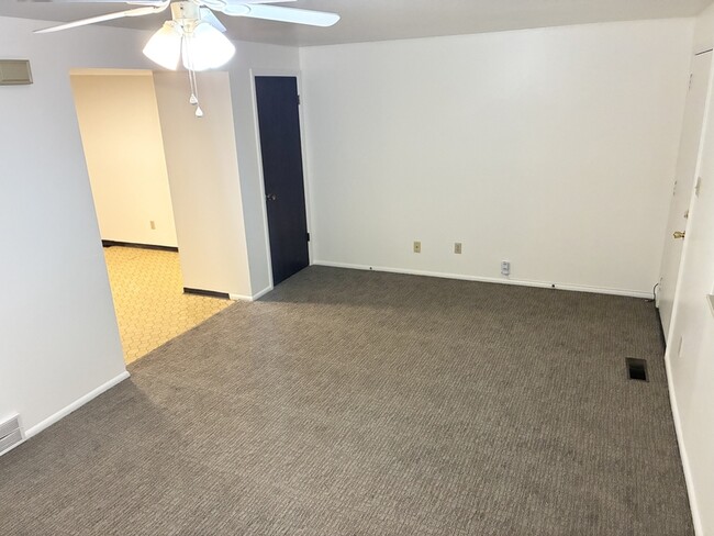 Building Photo - 1127 E 960 S