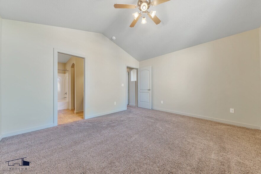 Building Photo - 2042 Evans Cove Loop