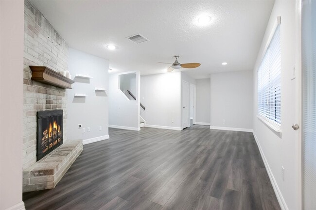 Building Photo - 56 E White Willow Cir