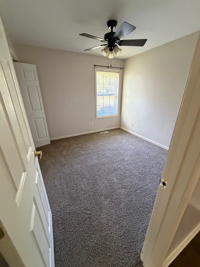 Building Photo - 5677 Maple Ln