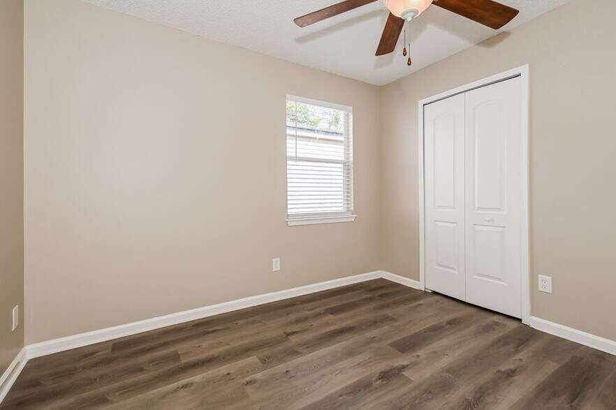 Building Photo - 12325 Mastin Cove Rd
