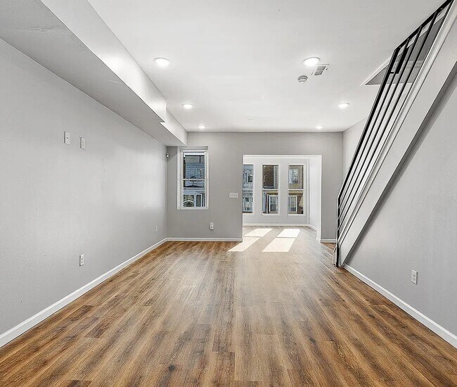 Building Photo - 1754 Georges Ln
