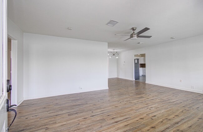 Building Photo - 709 S McCarty Ave