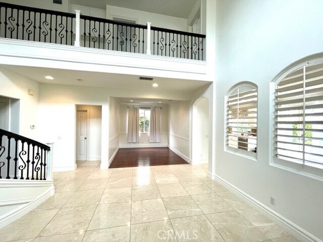 Building Photo - 27585 Rosebud Way