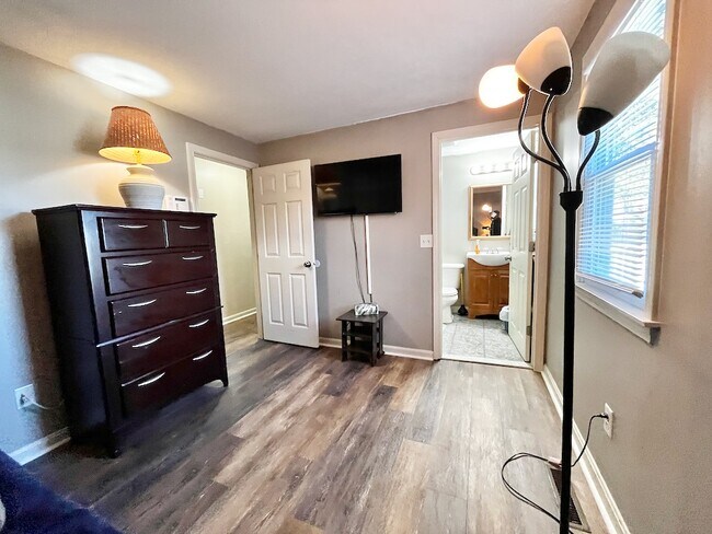 Building Photo - 94 Cottonwood Ln